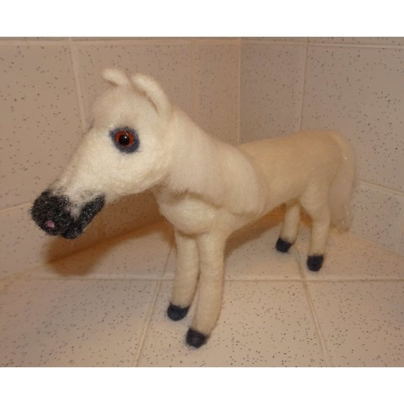Needle Felting White Horse hand made - Picture 5 of 10